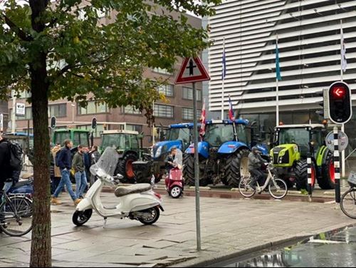 Τρακτέρ στο κέντρο της Χάγης