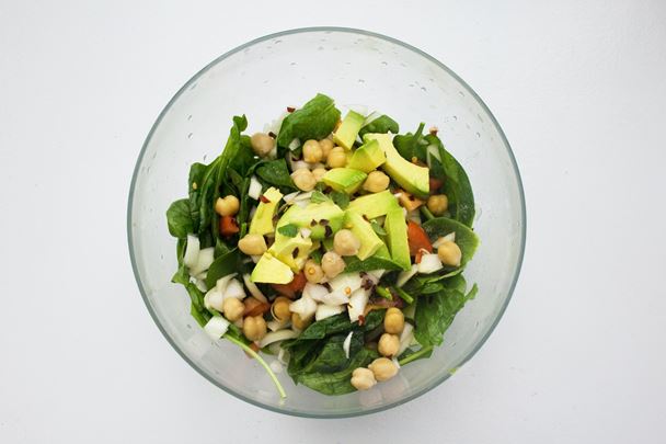 Vegan σαλάτα λαχανικών με ρεβίθια | Pexels