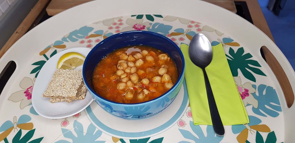 Αποτοξινωτική σούπα με ρεβίθια, πιπεριά και καρότο
