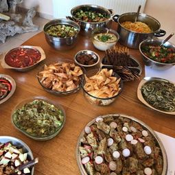 Διάφορα vegan φαγητά.